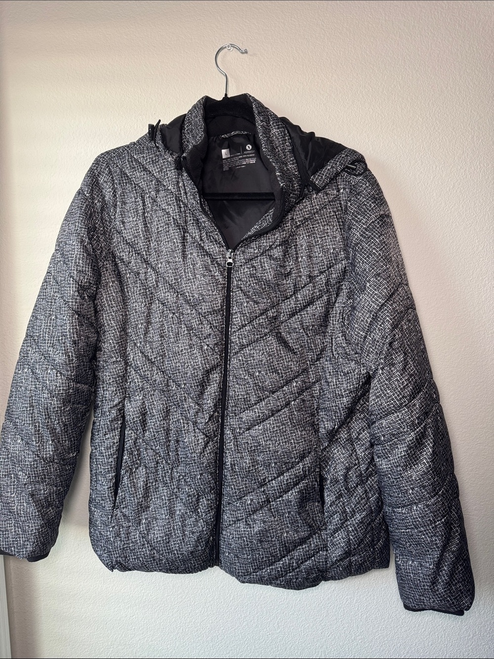Xersion Women's Quilted Puffer Jacket - Black and Gray